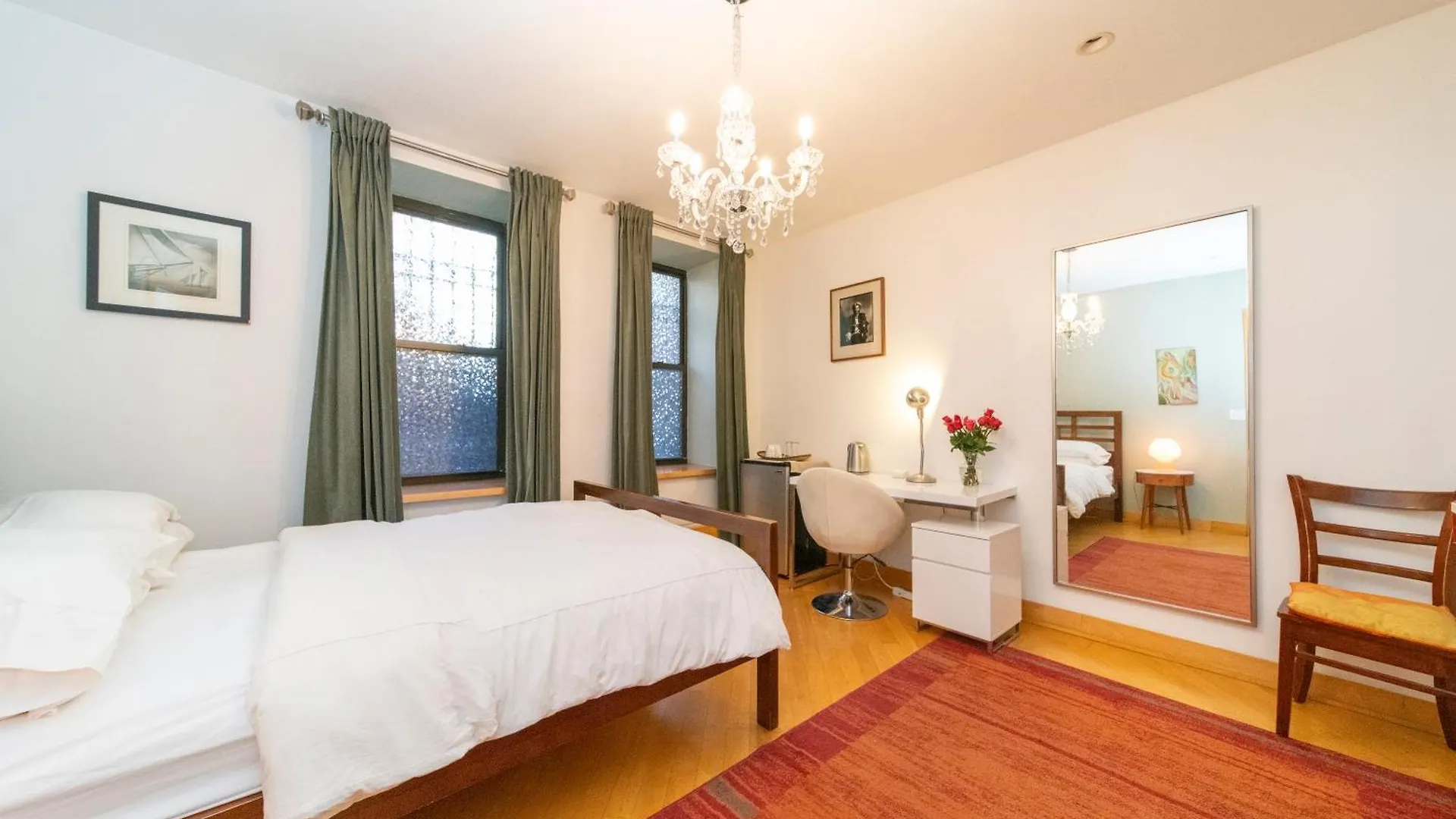 2 Bedrooms With A Private Bathroom In Lovely Home نيو يورك 0*,